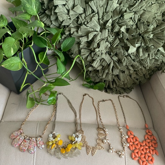 Jewelry - LOT of fashion jewelry necklaces.